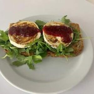 Tosta de Rúcula y Queso de Cabra