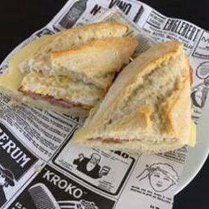 Bocadillo de Bacon con Queso y Huevo