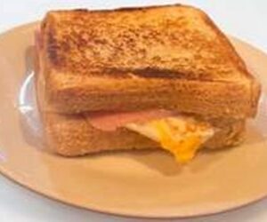 Sándwich Mixto con Huevo